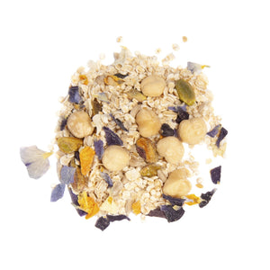 Blütenmüsli mit Haselnüssen