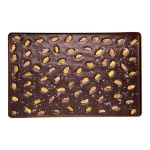 Die XXL Tafel mit Pistazien auf goldenem Tablett – ein Schokoladenfest (vegan)